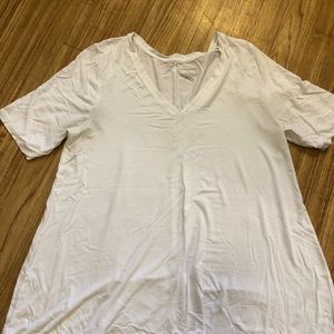 Classic V-Neck white tee